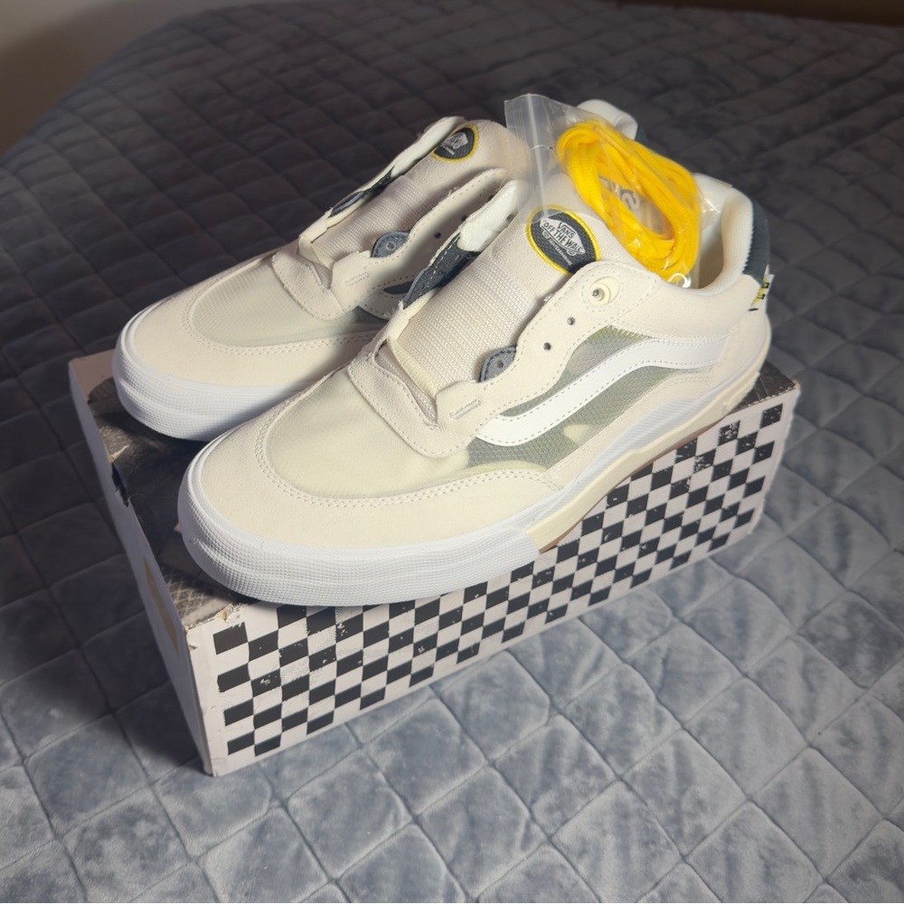 NEW Wayvee Custom “Vans Family Appreciation” Vans